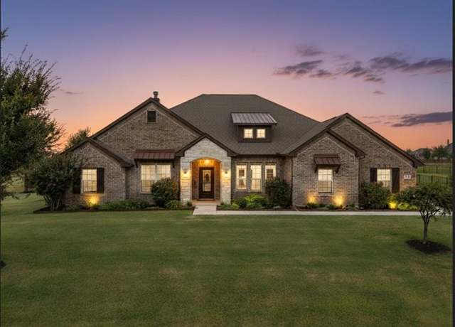 Property at 105 High Vista Rd, Decatur, TX 76234, 4 beds, 2.5 baths