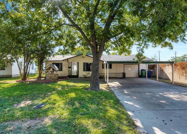 Property at 921 S College St, Waxahachie, TX 75165, 3 beds, 1.5 baths
