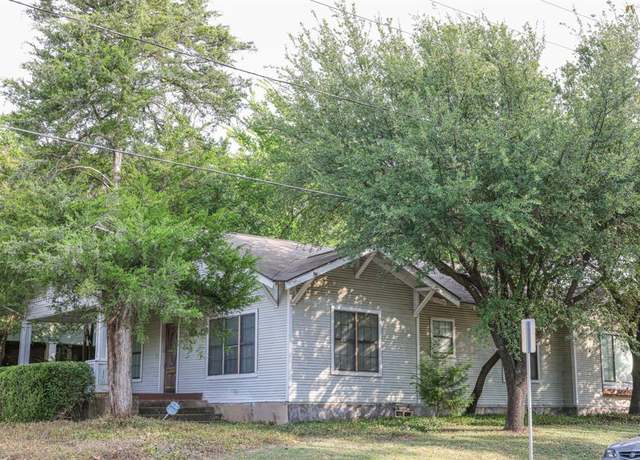 Property at 700 N Beacon St, Dallas, TX 75214, 3 beds, 1 bath