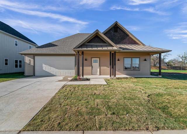 Property at 2208 Salina Cir, Granbury, TX 76048, 3 beds, 2 baths