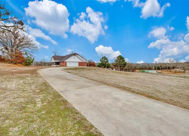 Property at 32 Brink Dr, Denison, TX 75021, 3 beds, 2 baths
