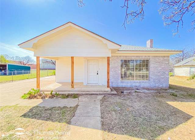 Property at 210 Wise St, Clyde, TX 79510, 3 beds, 2 baths