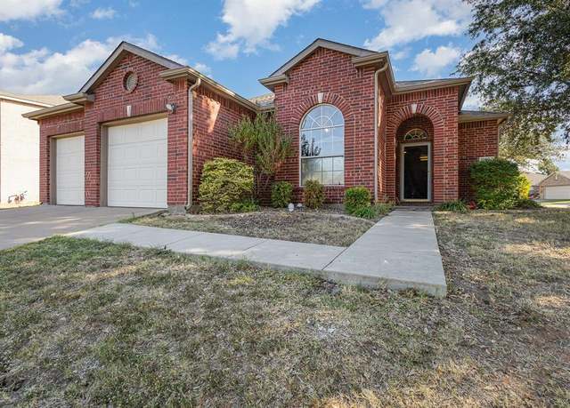 Property at 10502 Augusta Ln, Rowlett, TX 75089, 3 beds, 2 baths