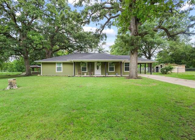 Property at 107 S Main St, Bonham, TX 75418, 3 beds, 2 baths