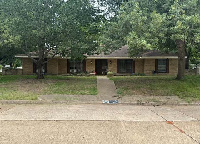 Property at 729 Surrey Cir, Grand Prairie, TX 75050, 3 beds, 2.5 baths