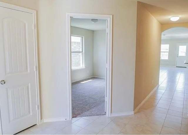 Property at 916 Opal Path, Princeton, TX 75407, 5 beds, 2.5 baths