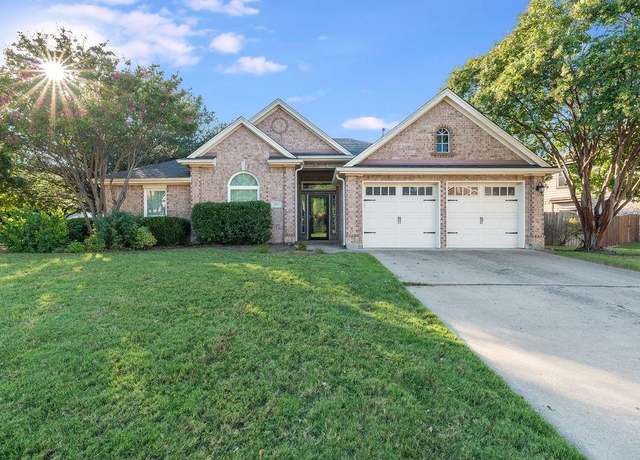 Property at 2950 Golfing Green Ct, Burleson, TX 76028, 3 beds, 2 baths