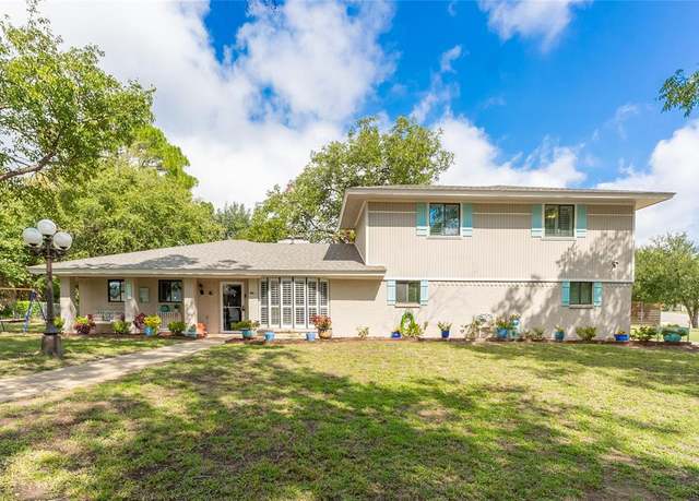Property at 807 Hilltop Dr, Weatherford, TX 76086, 3 beds, 2.5 baths