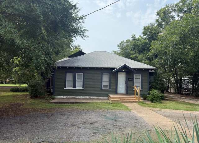 Property at 2023 N Center St, Bonham, TX 75418, 3 beds, 2 baths