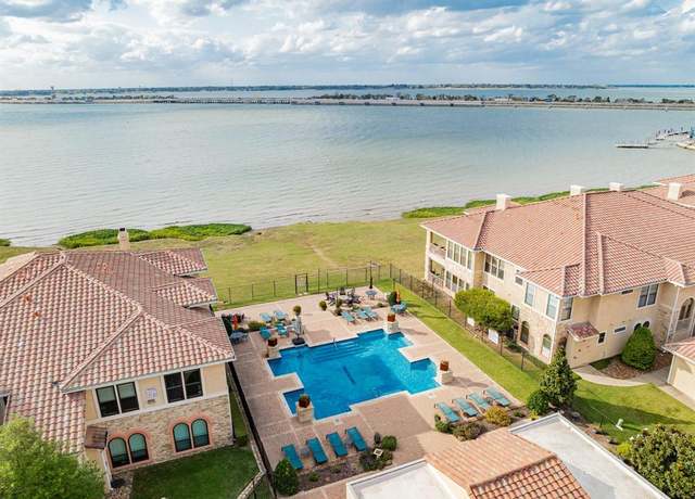 Property at 2120 Portofino Dr, Rockwall, TX 75032, 3 beds, 2 baths