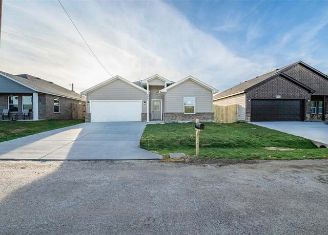 Property at 2801 Beechwood St, Granbury, TX 76048, 3 beds, 2 baths