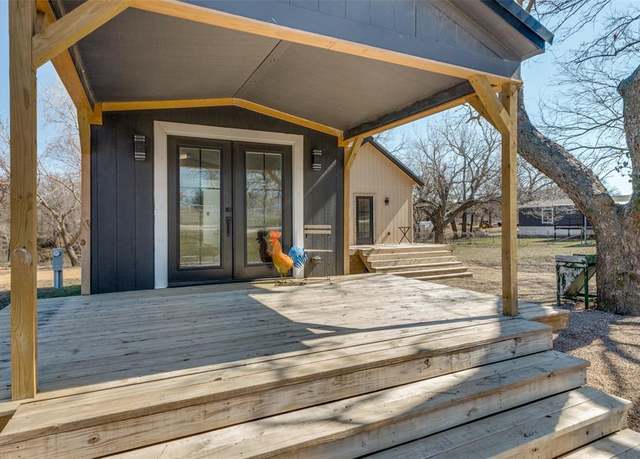 Property at 332 Hometown Way, Springtown, TX 76082, 2 beds, 2 baths
