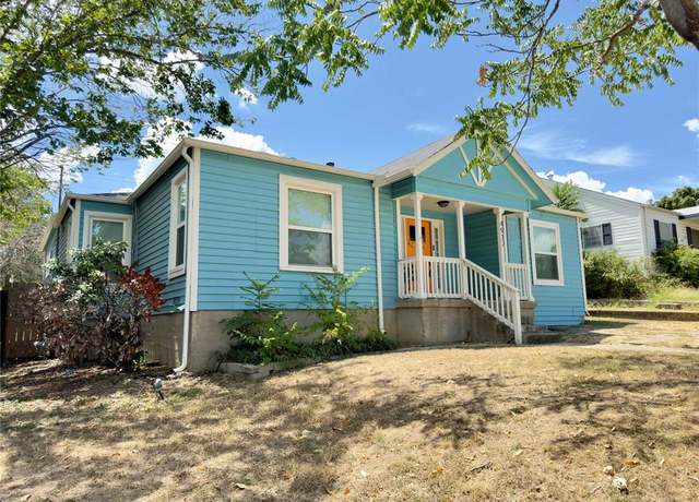 Property at 4917 Calmont Ave, Fort Worth, TX 76107, 3 beds, 2 baths