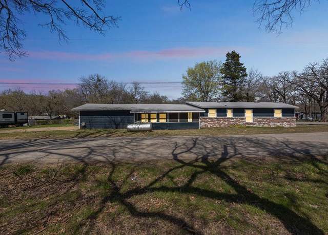 Property at 229 Sherman Dr, Pottsboro, TX 75076, 4 beds, 2 baths