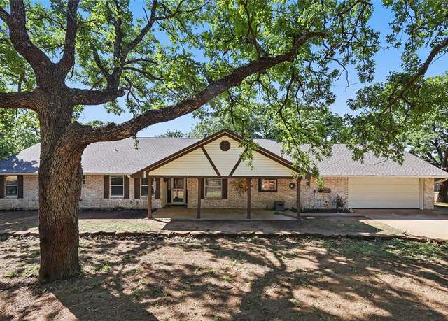 Property at 2204 Church Dr, Corinth, TX 76210, 3 beds, 2 baths