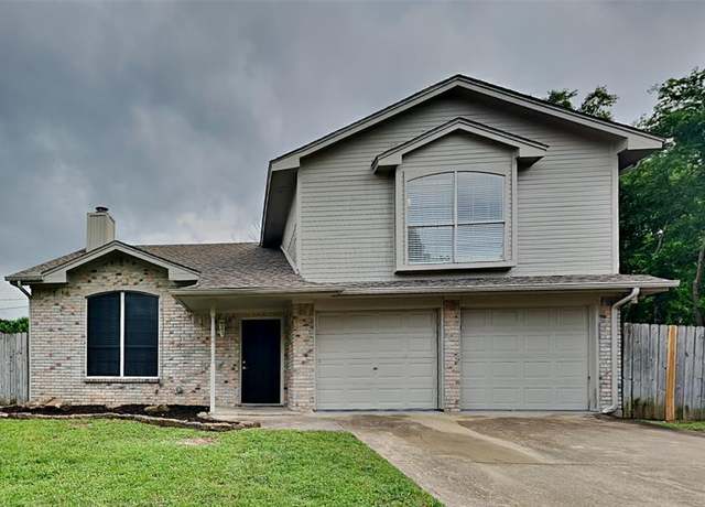 Property at 2 Saint Charles Pl, Midlothian, TX 76065, 5 beds, 3 baths