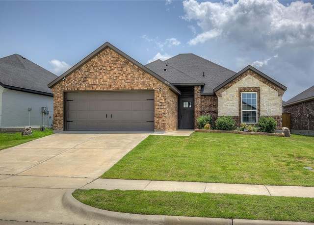 Property at 119 Lampassas Dr, Greenville, TX 75402, 3 beds, 2 baths
