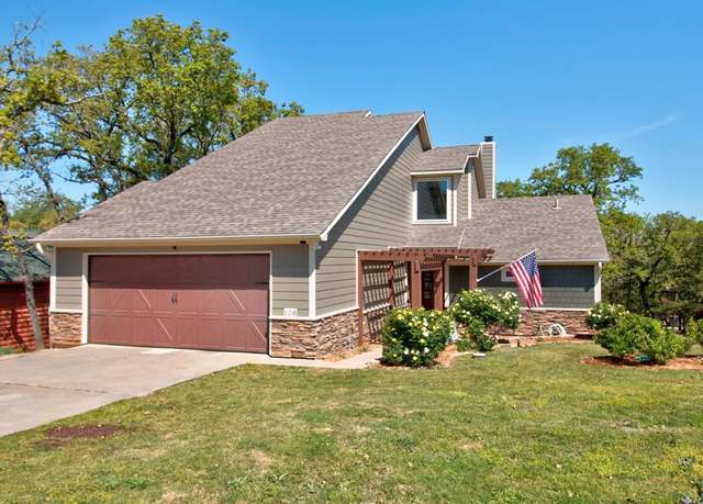 Property at 108 E Kiowa Dr E, Lake Kiowa, TX 76240, 3 beds, 2.5 baths