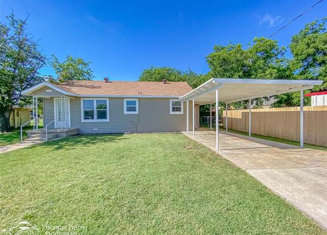 Property at 608 E 8th St, Coleman, TX 76834, 3 beds, 2 baths