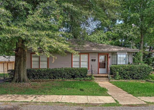 Property at 1735 Green St, Bossier City, LA 71111, 4 beds, 2 baths