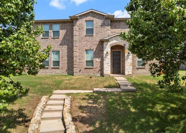 Property at 2800 Kerrville Dr, Mesquite, TX 75181, 5 beds, 2.5 baths