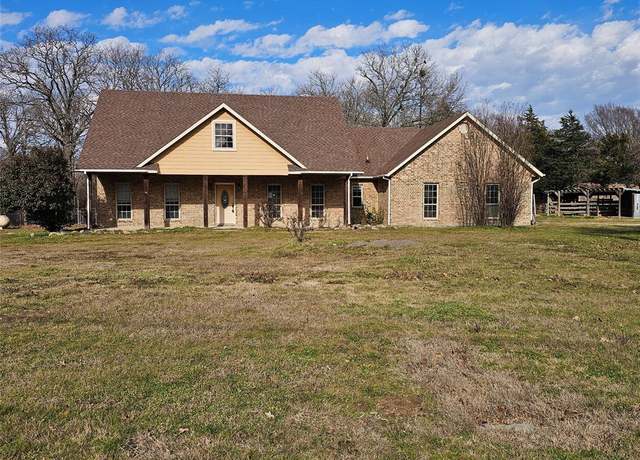 Property at 2102 Carroll Dr, Quinlan, TX 75474, 3 beds, 2.5 baths