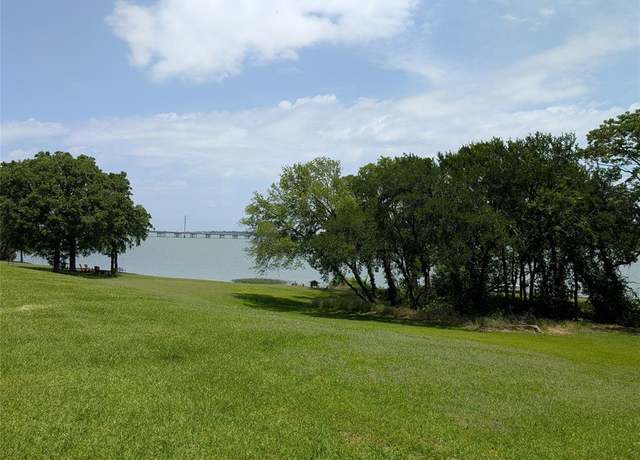 Property at 9939 Waterfront Trl, Rowlett, TX 75087, 2 beds, 2 baths