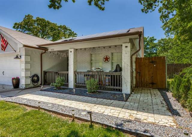 Property at 3031 Delaware Trl, Lake Worth, TX 76135, 3 beds, 2 baths