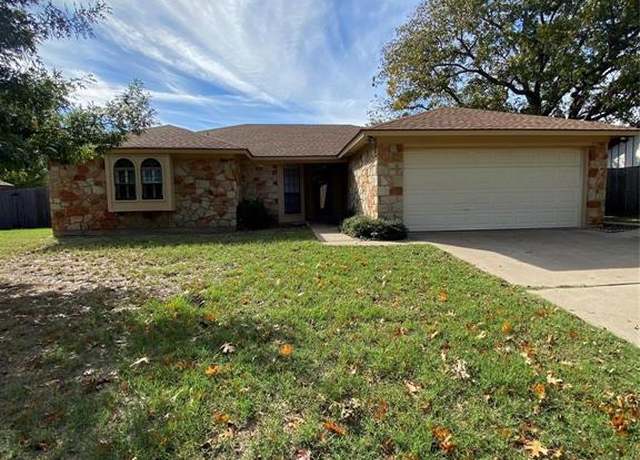 Property at 1124 Dove Hollow Rd, Granbury, TX 76048, 3 beds, 2 baths