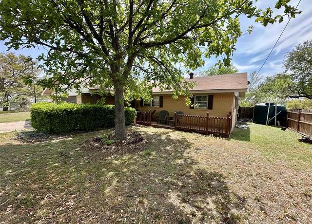 Property at 1002 Wrights W, Comanche, TX 76442, 3 beds, 2 baths