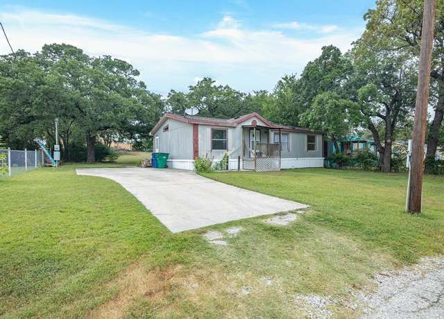 Property at 1102 15th St, Bridgeport, TX 76426, 3 beds, 2 baths