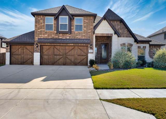 Property at 203 Half Moon Dr, Waxahachie, TX 75165, 4 beds, 3 baths