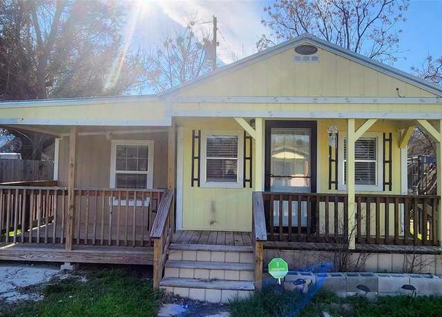 Property at 3852 Avra Cir, Granbury, TX 76048, 3 beds, 1 bath