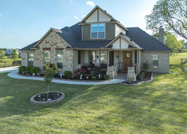 Property at 440 Tristin Ln, Waxahachie, TX 75167, 3 beds, 2.5 baths