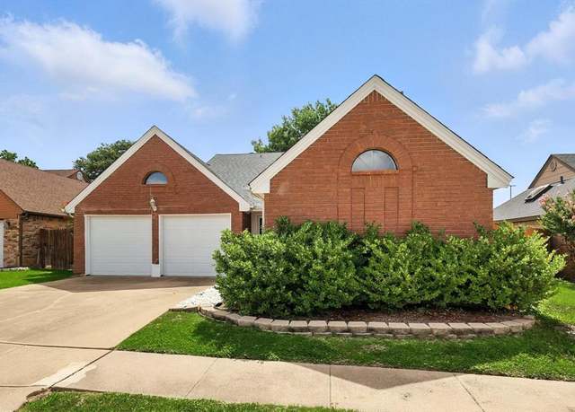 Property at 1509 Autumn Chase Sq, Bedford, TX 76022, 3 beds, 2 baths