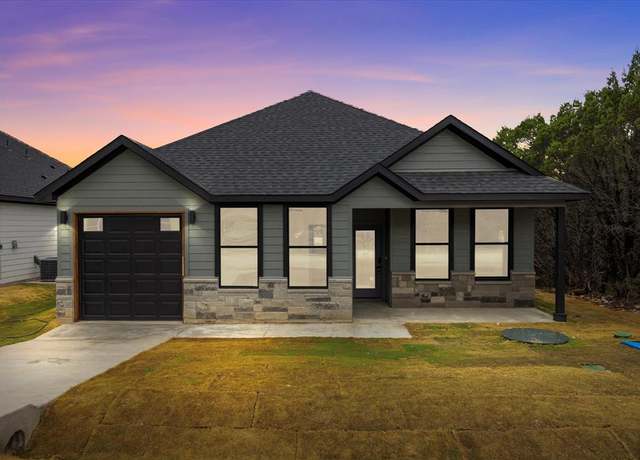 Property at 5714 Barkridge Dr, Granbury, TX 76048, 3 beds, 2 baths