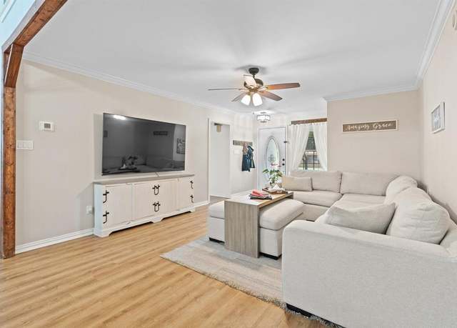 Property at 305 College St, Joshua, TX 76058, 3 beds, 2.5 baths