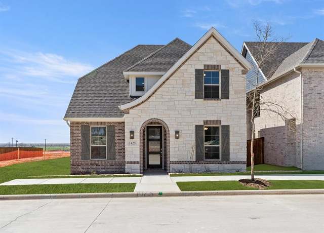 Property at 1425 Waterford Dr, Celina, TX 75009, 4 beds, 3.5 baths