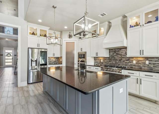 Property at 9008 Quarry Hill Ct, Fort Worth, TX 76179, 4 beds, 4 baths