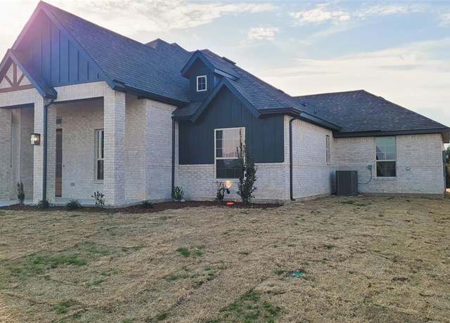 Property at 1924 Barrix Ln, Desoto, TX 75115, 4 beds, 3 baths