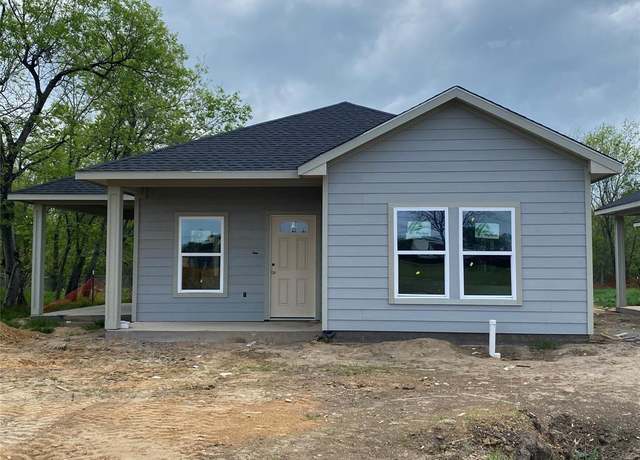Property at 123 E 13th Ave, Corsicana, TX 75110, 3 beds, 2 baths