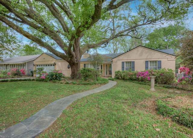 Property at 450 Albert Ave, Shreveport, LA 71105, 2 beds, 1.5 baths