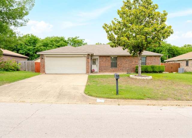 Property at 6504 Cliffside Dr, Edgecliff Village, TX 76134, 3 beds, 2 baths