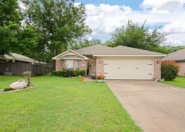 Property at 1133 Darren Dr, Burleson, TX 76028, 3 beds, 2 baths