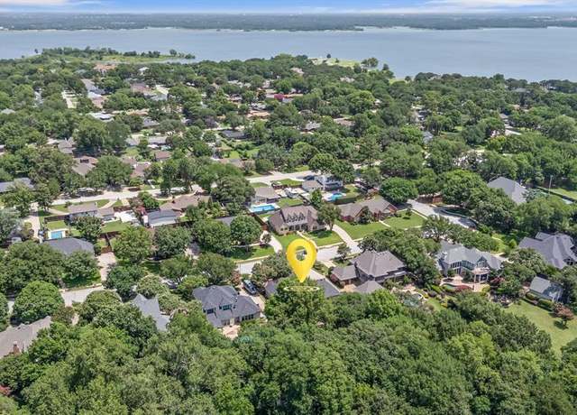 Property at 2301 Brookcrest Ln, Grapevine, TX 76051, 4 beds, 3 baths