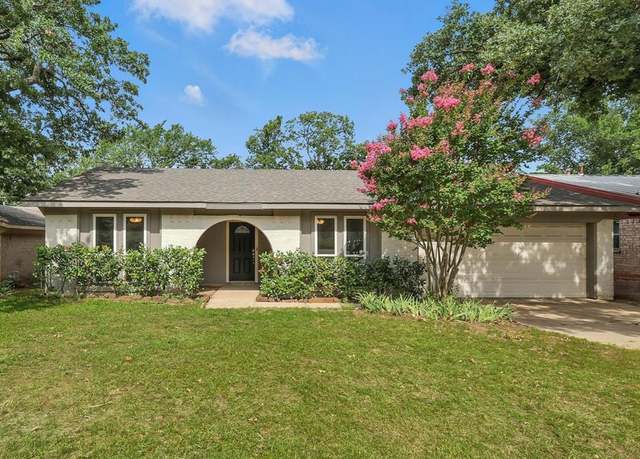 Property at 2102 Jacqueline Dr, Denton, TX 76205, 4 beds, 2 baths