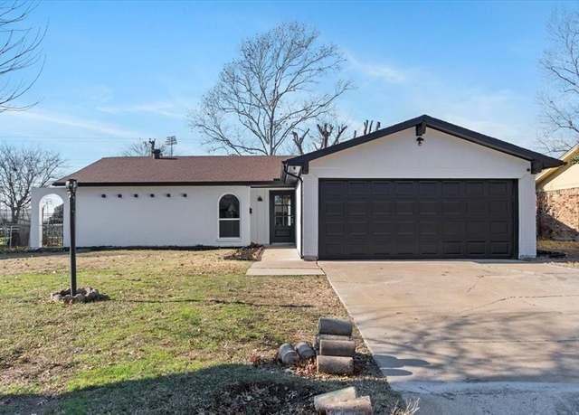 Property at 141 Suzanne Ter, Burleson, TX 76028, 3 beds, 2 baths