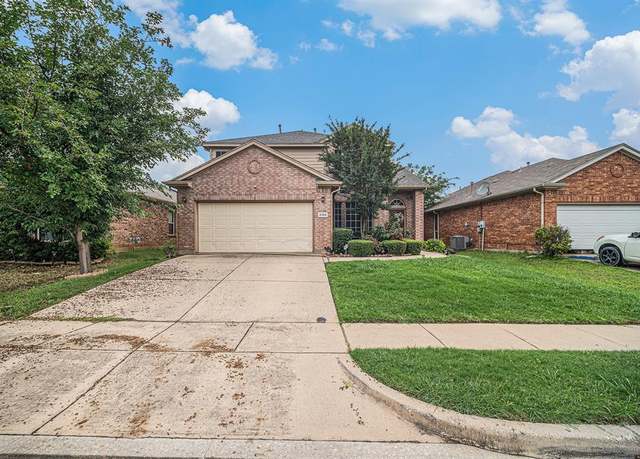 Property at 2100 Leandra Ln, Fort Worth, TX 76131, 3 beds, 2.5 baths