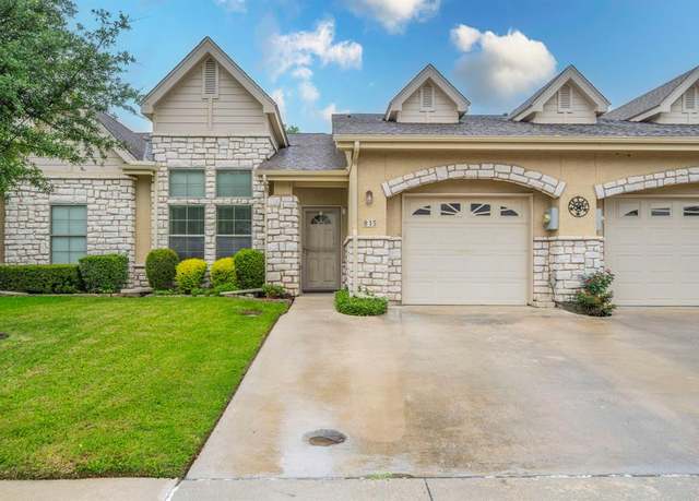 Property at 815 Earhart Ave, Grand Prairie, TX 75051, 2 beds, 2 baths
