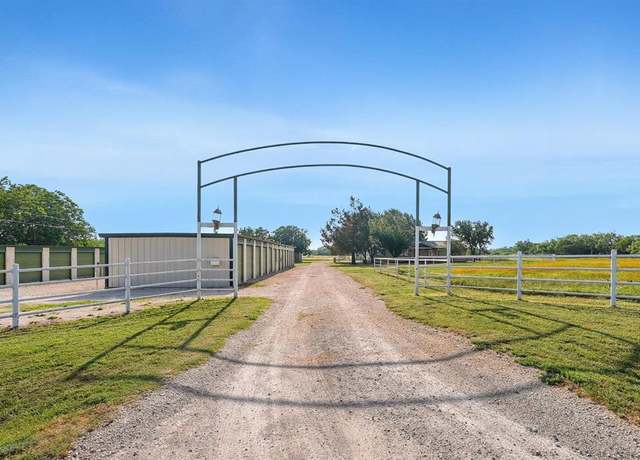 Property at 1625 Old Key Ln, Abilene, TX 79602, 4 beds, 2 baths